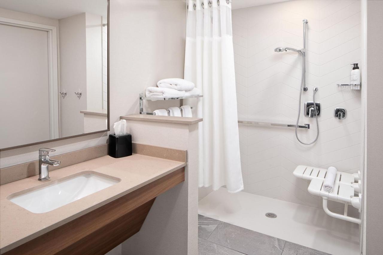 Fairfield By Marriott Inn & Suites Whitsett Greensboro East Екстер'єр фото