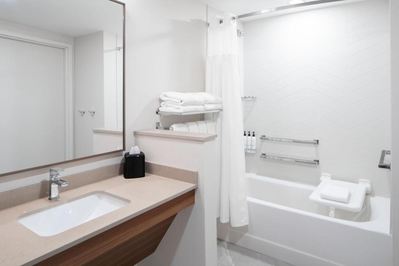 Fairfield By Marriott Inn & Suites Whitsett Greensboro East Екстер'єр фото