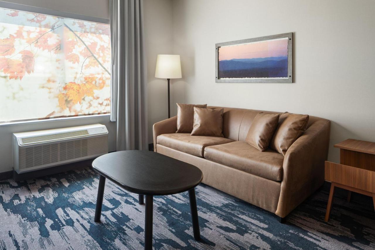 Fairfield By Marriott Inn & Suites Whitsett Greensboro East Екстер'єр фото